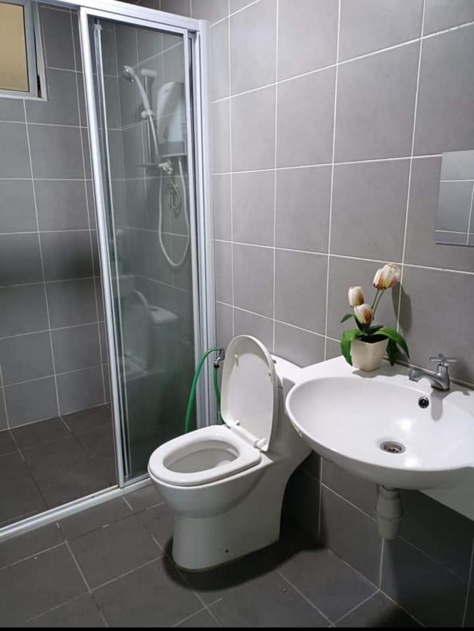 Cikta'Z Homestay Southville City Bangi Kampong Tangkas Exteriör bild