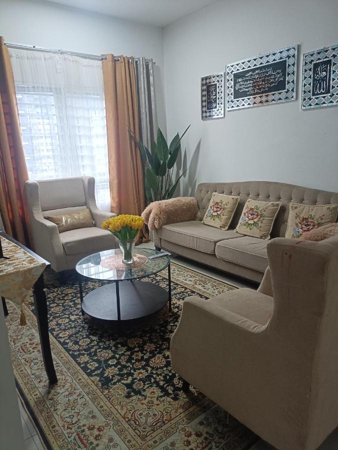 Cikta'Z Homestay Southville City Bangi Kampong Tangkas Exteriör bild